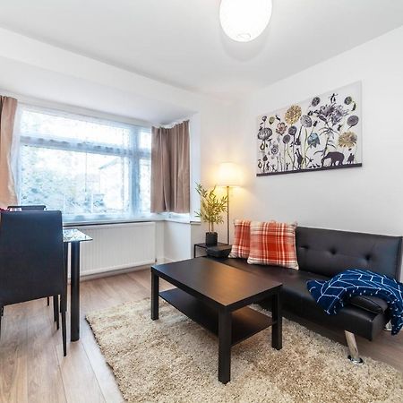 Autonomous 2 Bdr Apartment With Garden And Parking Enfield Exteriör bild