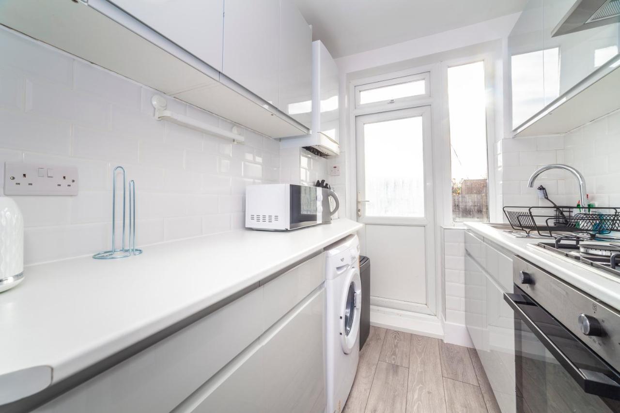Autonomous 2 Bdr Apartment With Garden And Parking Enfield Exteriör bild